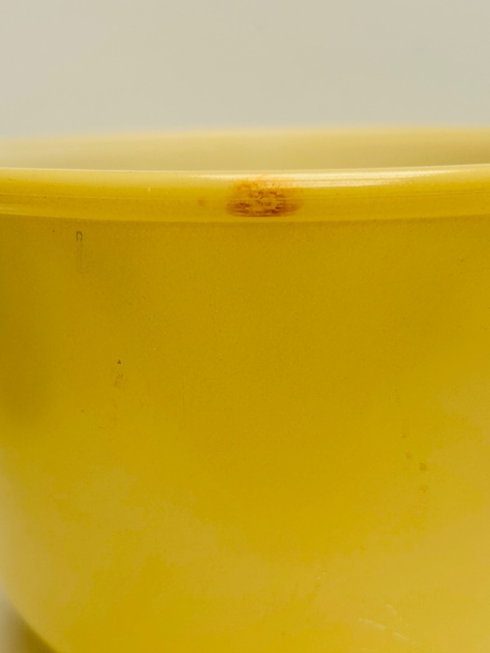 Vintage Glasbake bowl by Sunbeam. Pale yellow color. - Picture 5 of 5